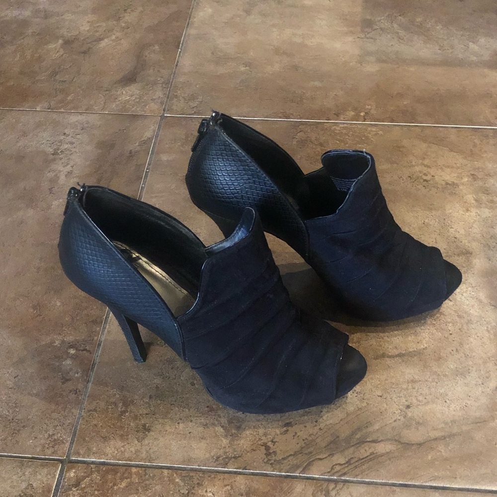 Fergaliciois by Fergie black peep toe booties